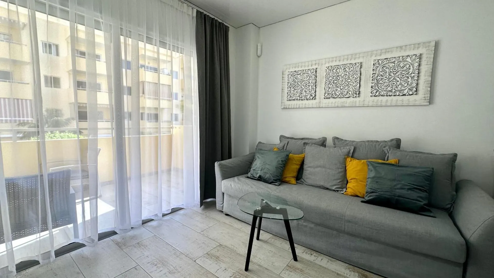 Apartment In Central Los Cristianos İspanya