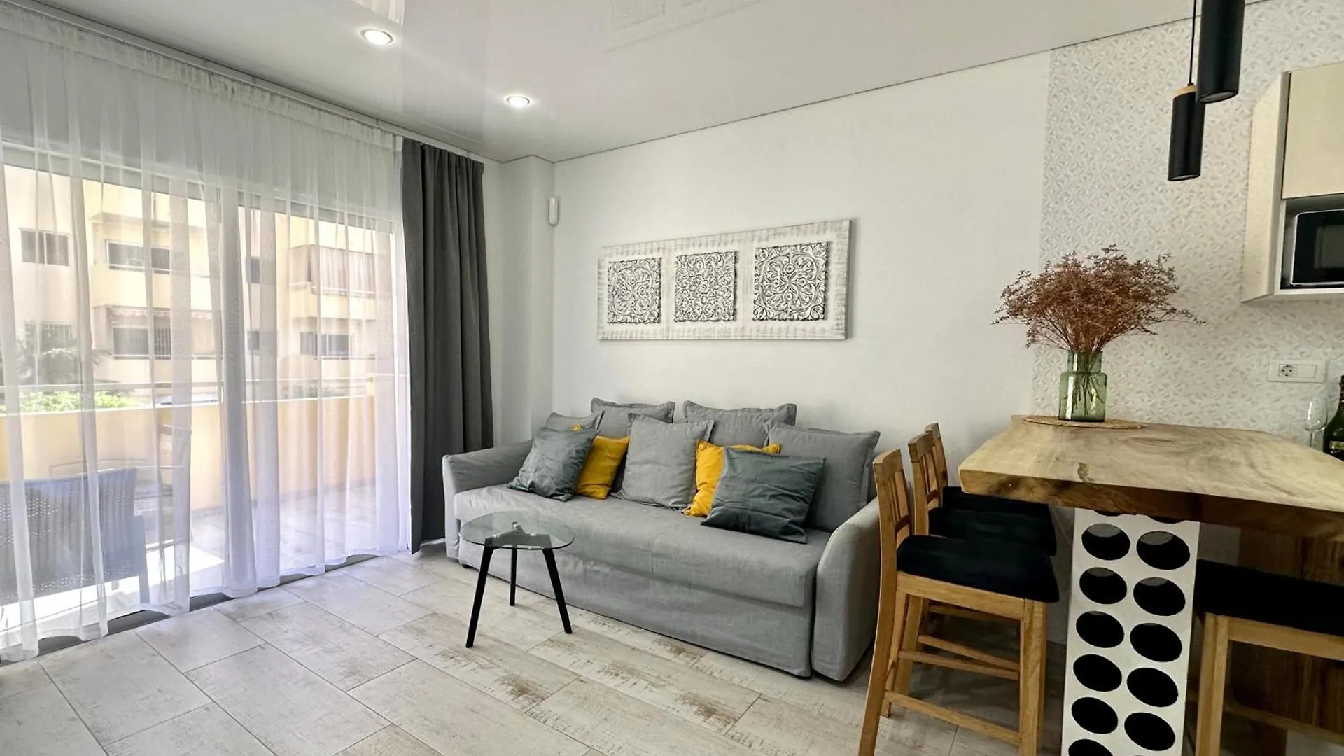 Apartment In Central Los Cristianos