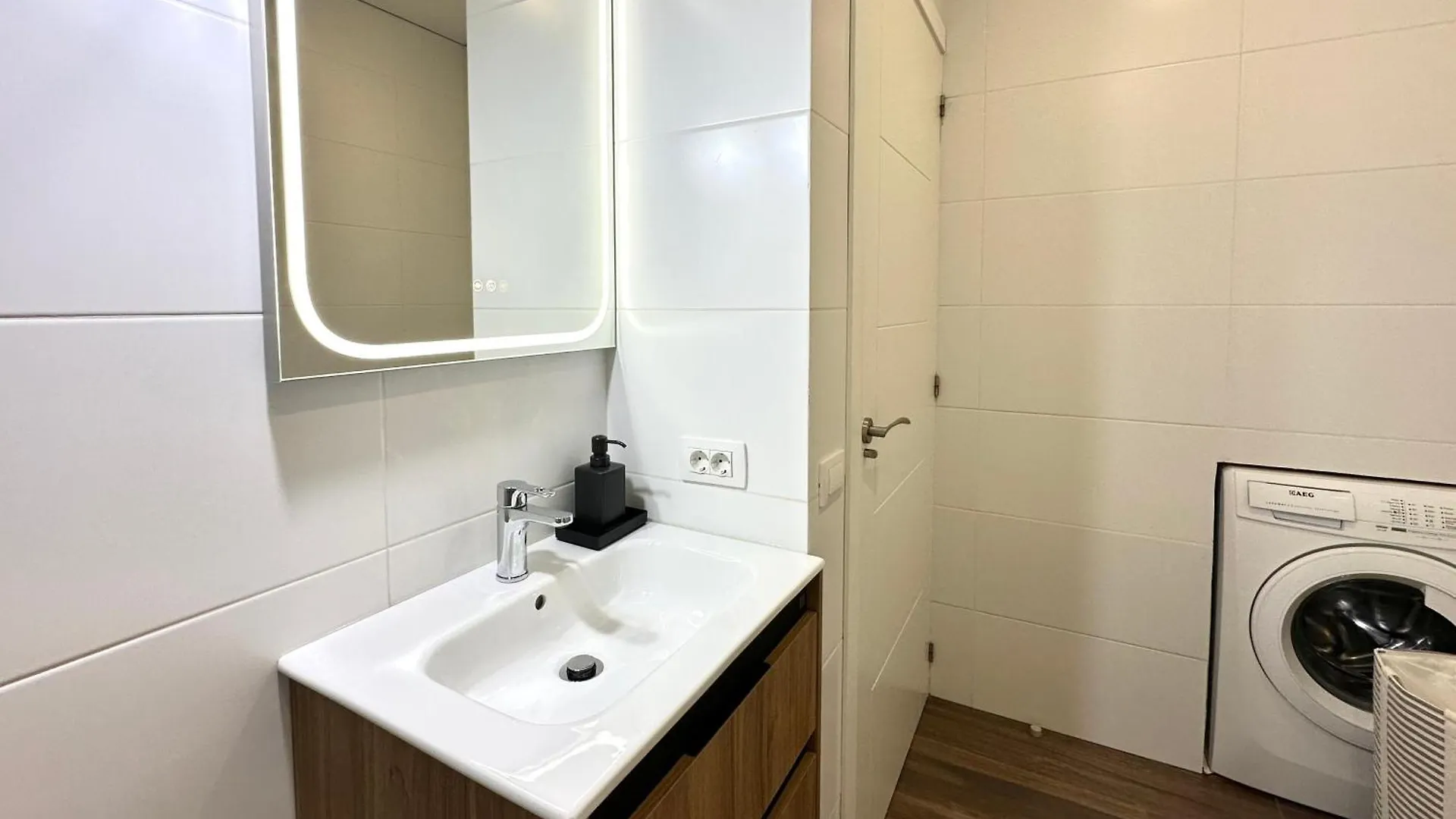 Apartment In Central Los Cristianos