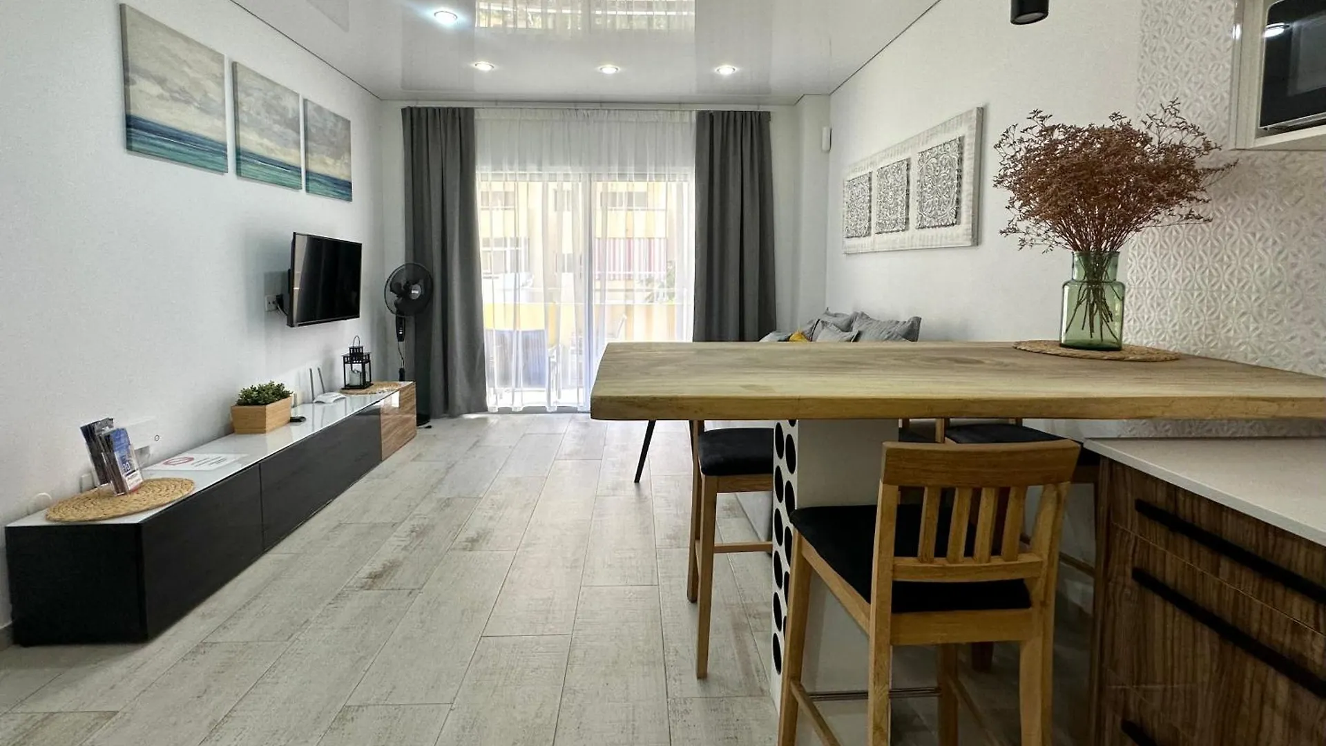 Apartment In Central Los Cristianos